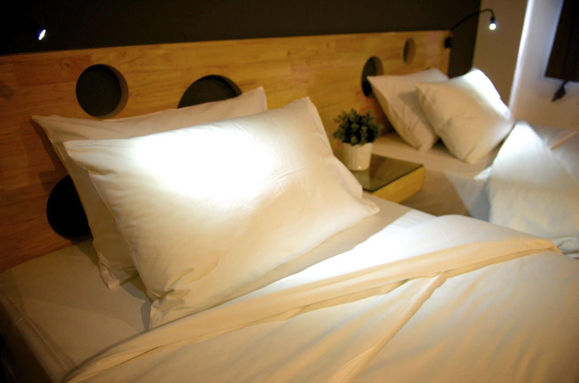 Mybed Ratchada Hotel Bangkok Buitenkant foto
